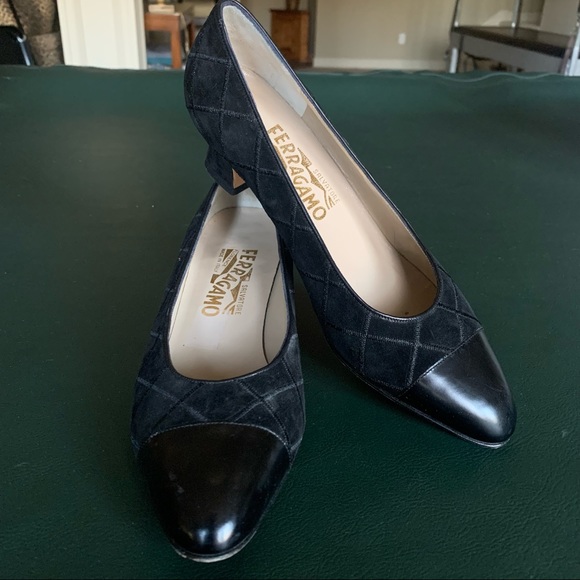 Salvatore Ferragamo Matelasse Navy Blue Quilted Suede Cap Toe Low Heel Pump 7.5 - Picture 9 of 16